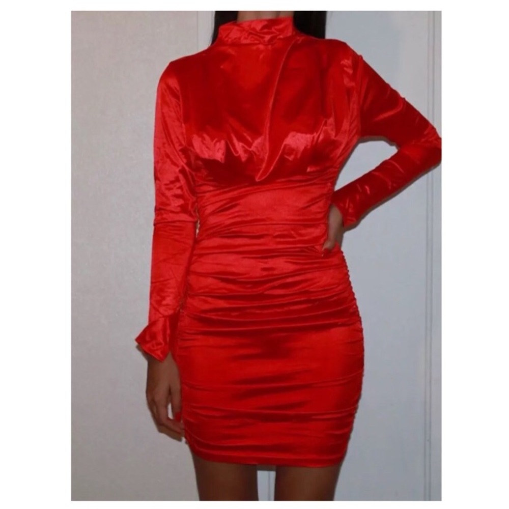 NWT SMLXL HP πΉRed scrunch long sleeve sexy satin - Picture 8 of 9